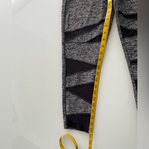 Vogo Capri Leggings Capri Size Medium Grey Black Activewear Gym Training Cropped - Picture 4 of 7